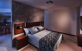 Mai Suites Apart Hotel