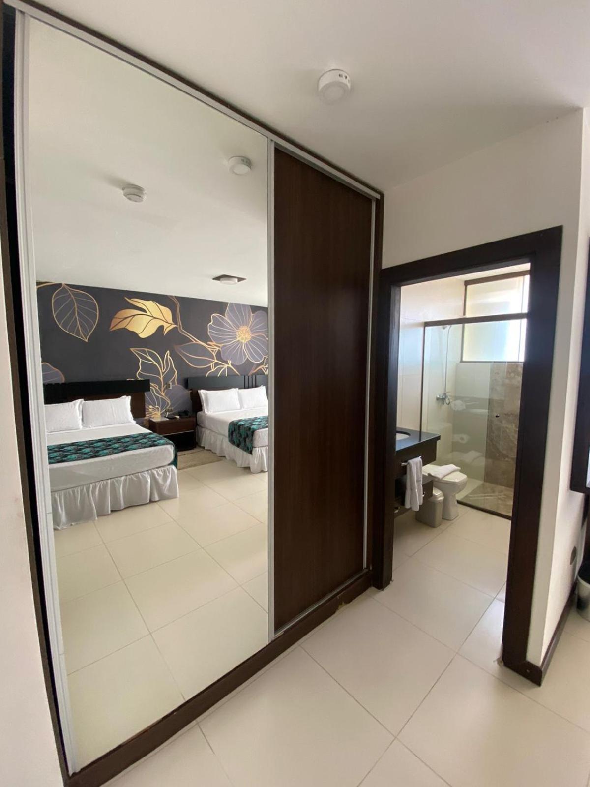 Mai Suites Apart Hotel Santa Cruz de La Sierra Exterior photo