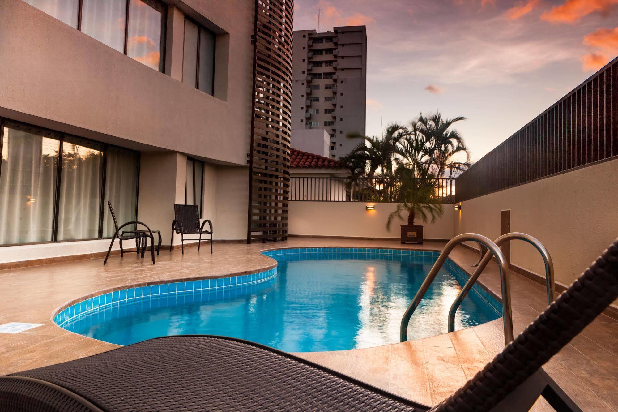 Mai Suites Apart Hotel Santa Cruz de La Sierra Exterior photo